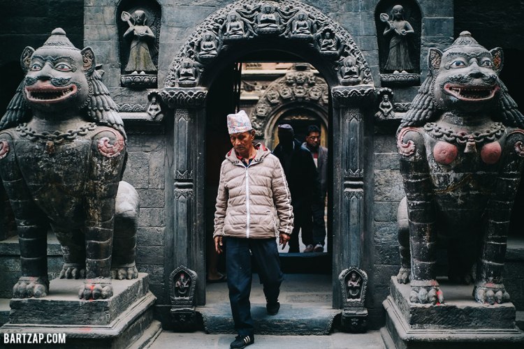 gerbang-golden-temple-di-patan-lalitpur-nepal-cultural-trip-2018-catatan-perjalanan-bersama-kawan-bartzap-dotcom